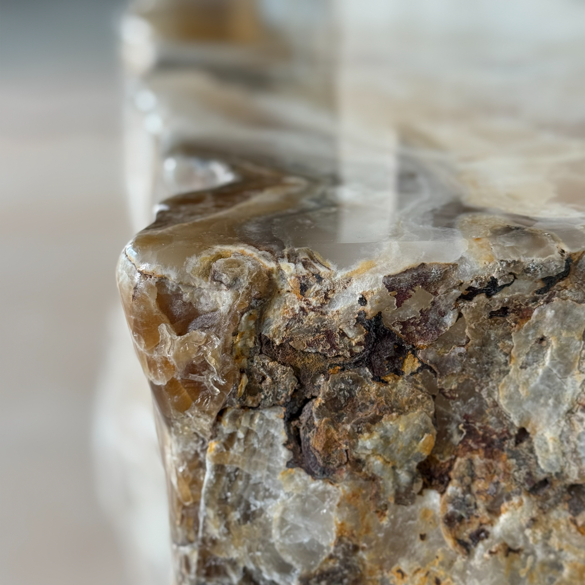 Calcite onyx base 2750 × 500 × 450 mm