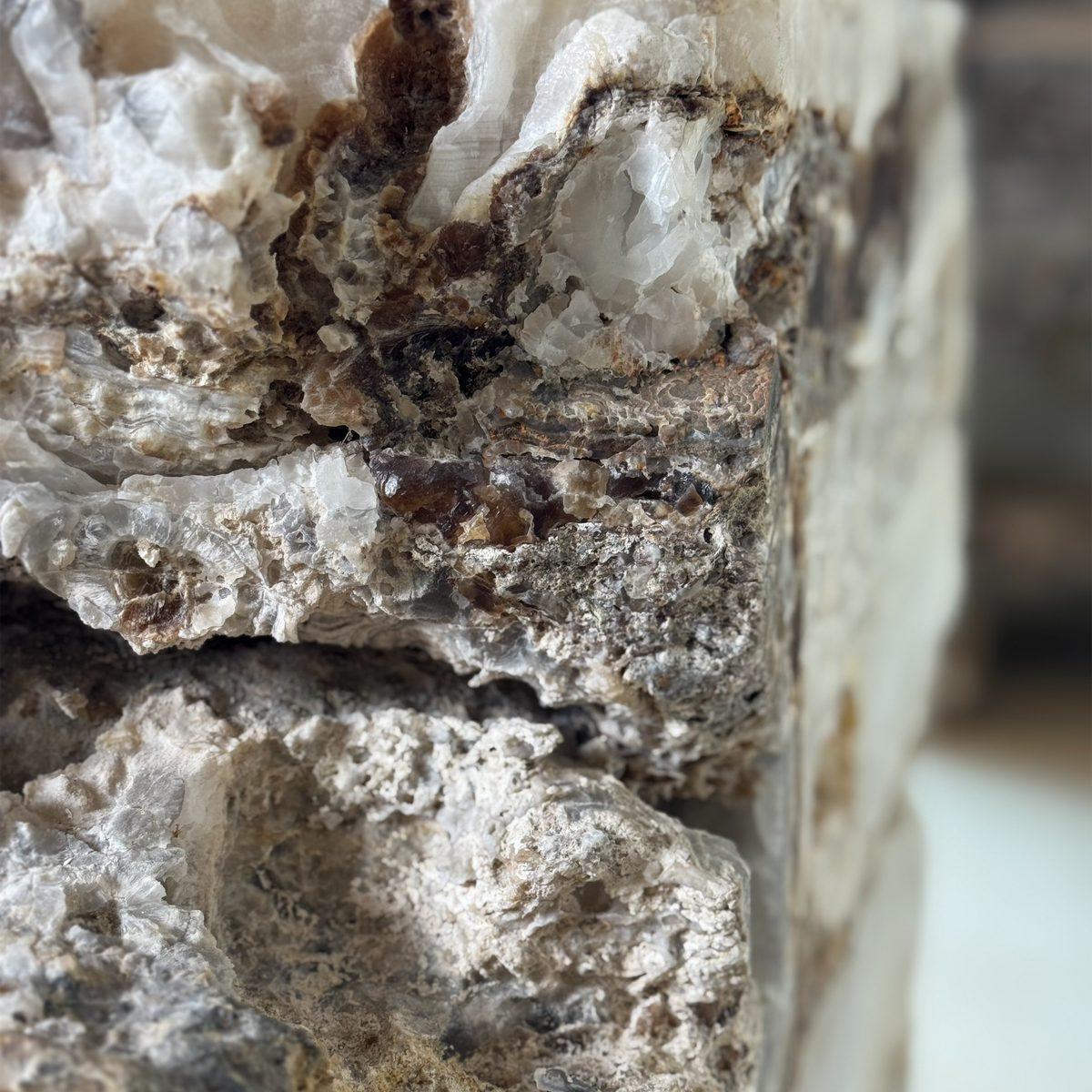 Calcite onyx plinth 600 × 750 × 650 mm