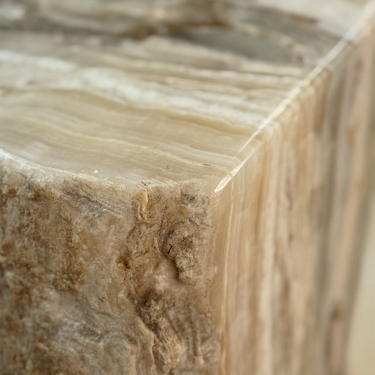 Calcite onyx plinth 430 × 500 × 330 mm