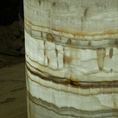 Onyx table 900 × 900 × 900 mm
