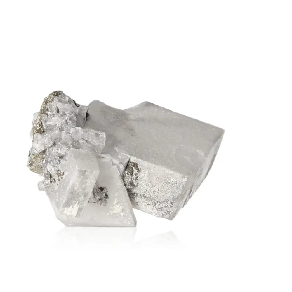 Raw Quartz gemstone showcasing its crystalline structure and energy amplification properties for spiritual growth and clarity.