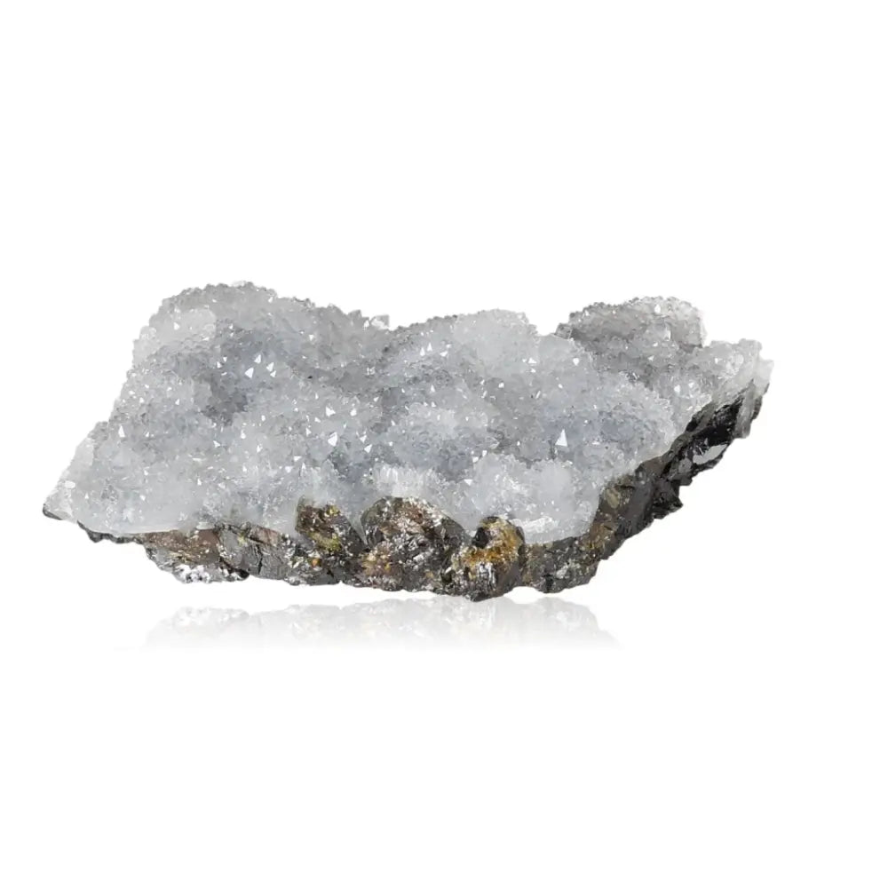 Crystal quartz gemstone showcasing its sparkling brilliance and energy amplification properties for enhanced concentration and clarity.