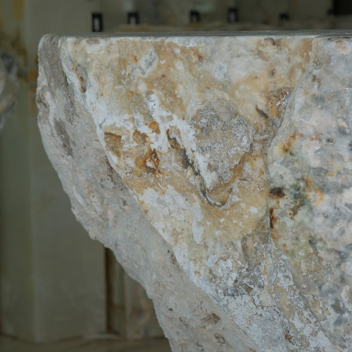 Calcite onyx bar counter 2900 × 500 × 1150 mm