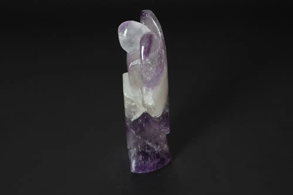 Angel Amethyst statue 15 cm helps reduce stress, boost energy, enhance concentration, and bring emotional stability.