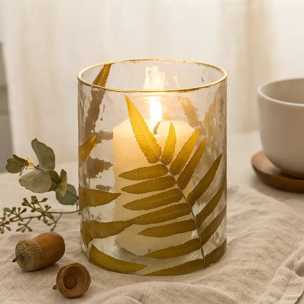 Clear Candle Holder with Leaf Motif – Elegant Light and Natural Design Sylvia Crystals Sp. z o.o.