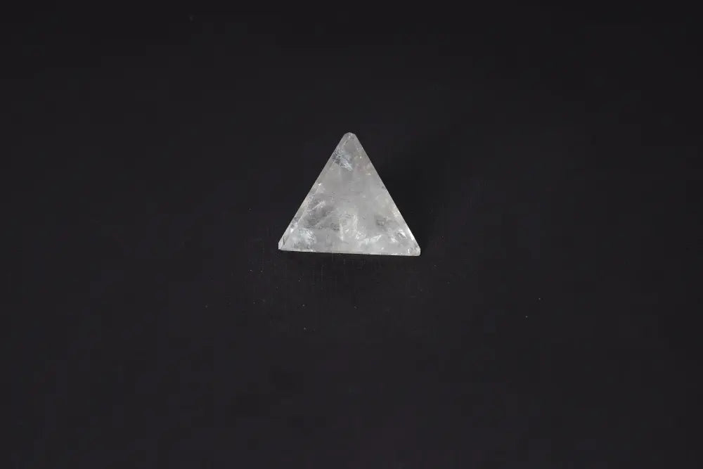 Clear Quartz Pyramid 5 cm for energy purification and space cleansing, absorbs negative vibrations, neutralizes electromagnetic radiation.