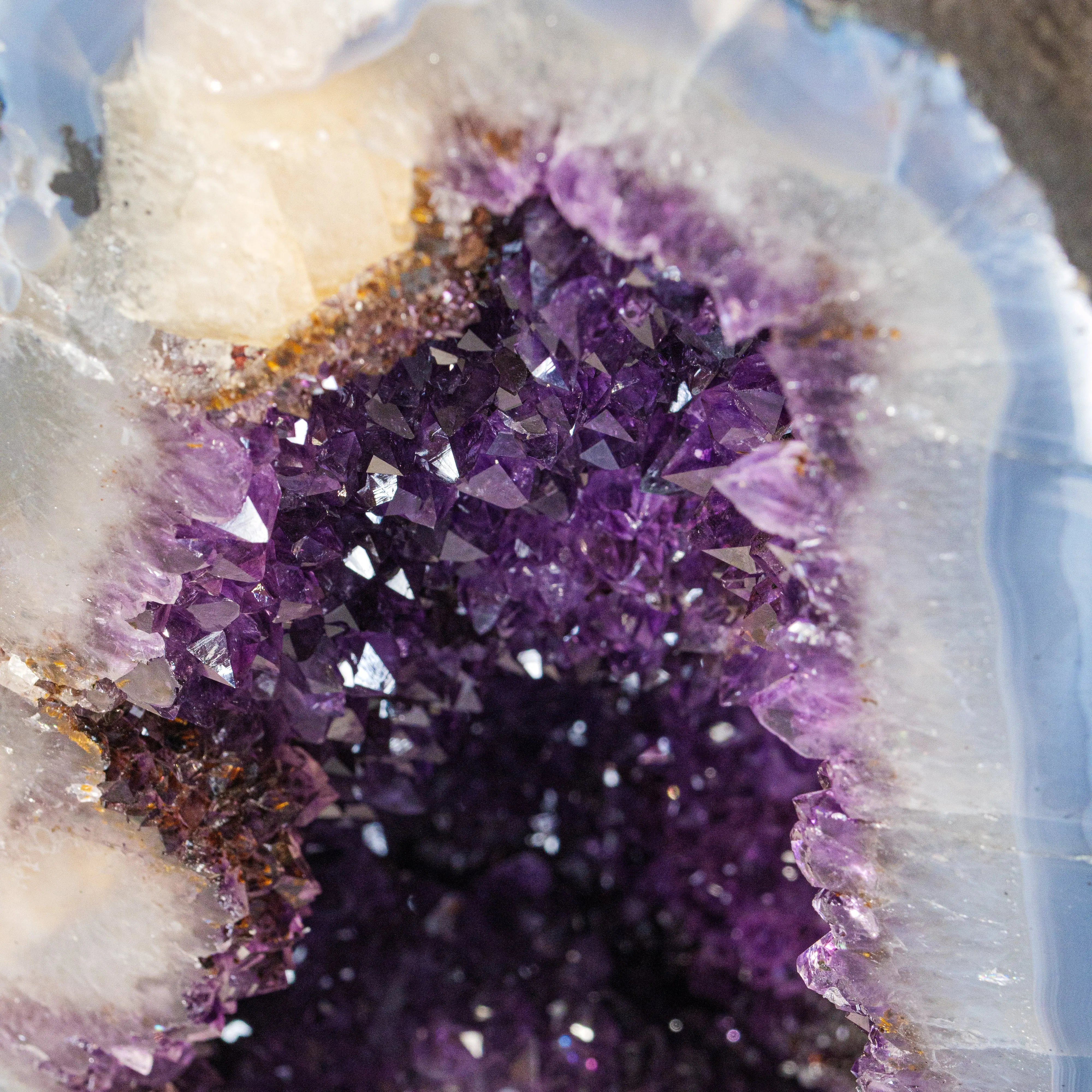 Amethyst Geode Sylvia Crystals Sp. z o.o.