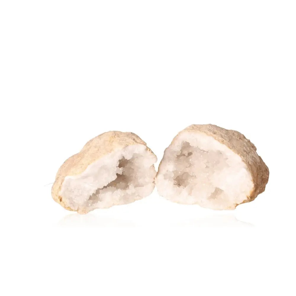 Quartz geode split open, revealing sparkling crystals inside; weighs between 1200-2000g, perfect for adding natural beauty and serenity.