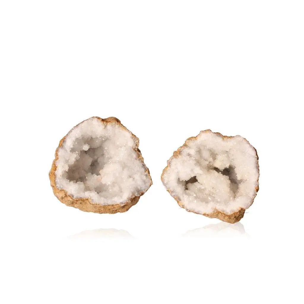 Open quartz geode with sparkling white crystals and rugged outer shell, weighing 1200-2000g, exuding mystical energy and beauty.