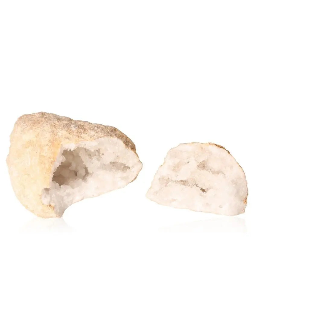 Quartz Geode 1200-2000g with earthy shell and sparkling white crystals, perfect for purifying and amplifying energy.