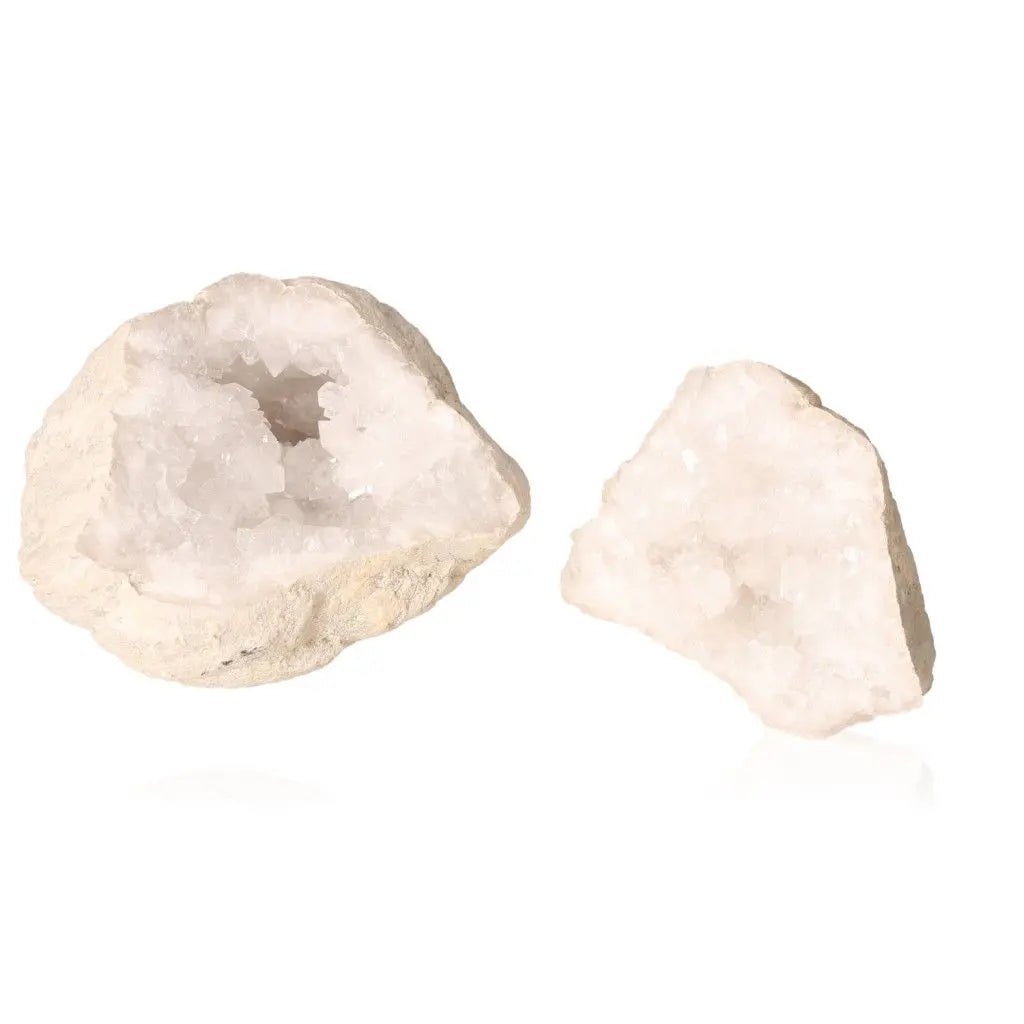 Quartz geode with sparkling white crystals visible inside, weighing 400-600g, offering decorative beauty and purifying energy.