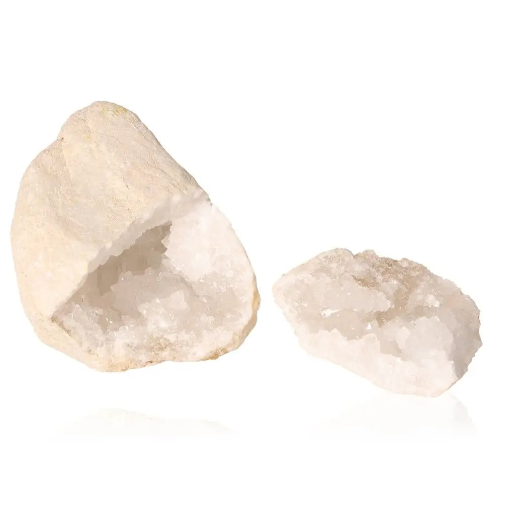Quartz Geode showcasing sparkling white crystals, weighing 400-600g, perfect for decoration and serenity enhancement.