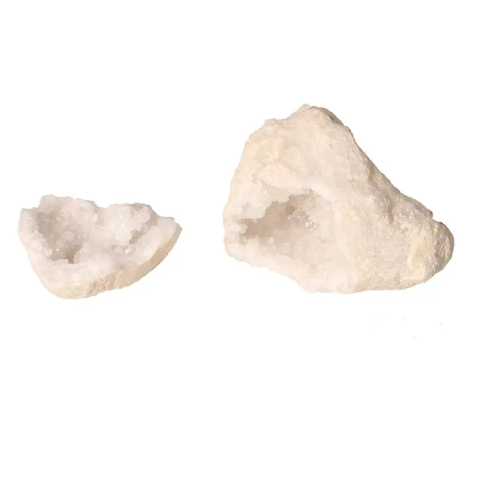 Quartz geode with milky interior, showcasing natural artistry and rugged beauty, weighing 400-600g. Perfect for decor and healing.