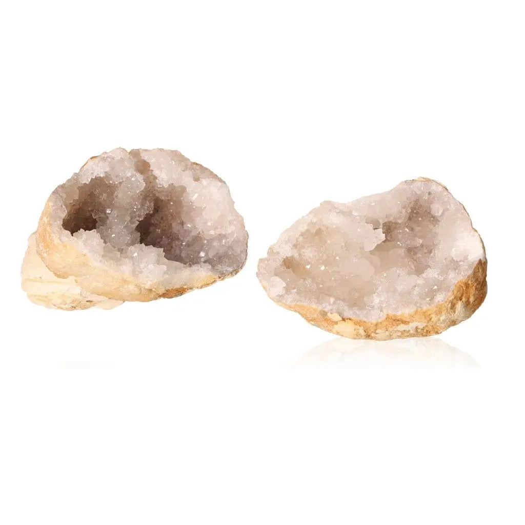 Quartz geode with sparkling white crystals and earthy outer shell, 400-600g. Perfect for decor and enhancing space aesthetics.