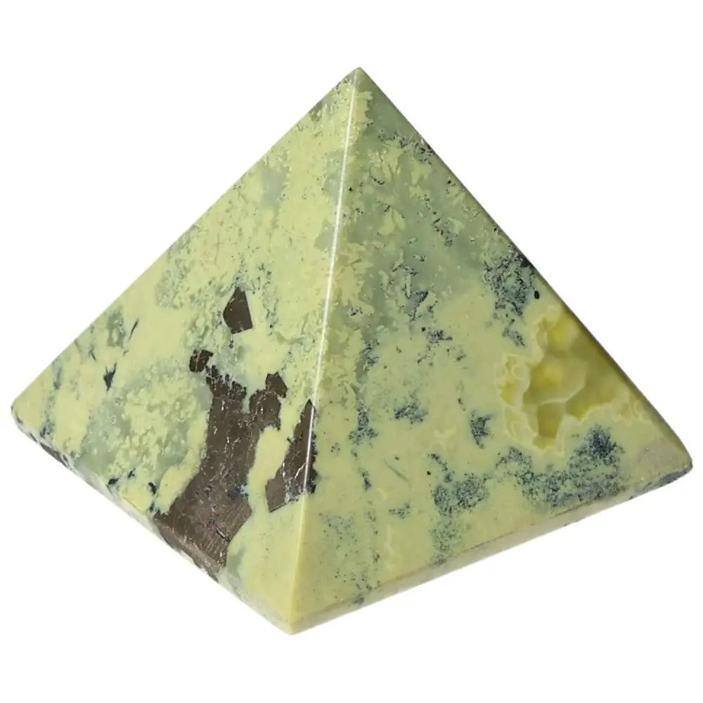 Serpentine Pyramide for meditation, emotional healing, and spiritual growth, featuring heart chakra activation and natural connection.