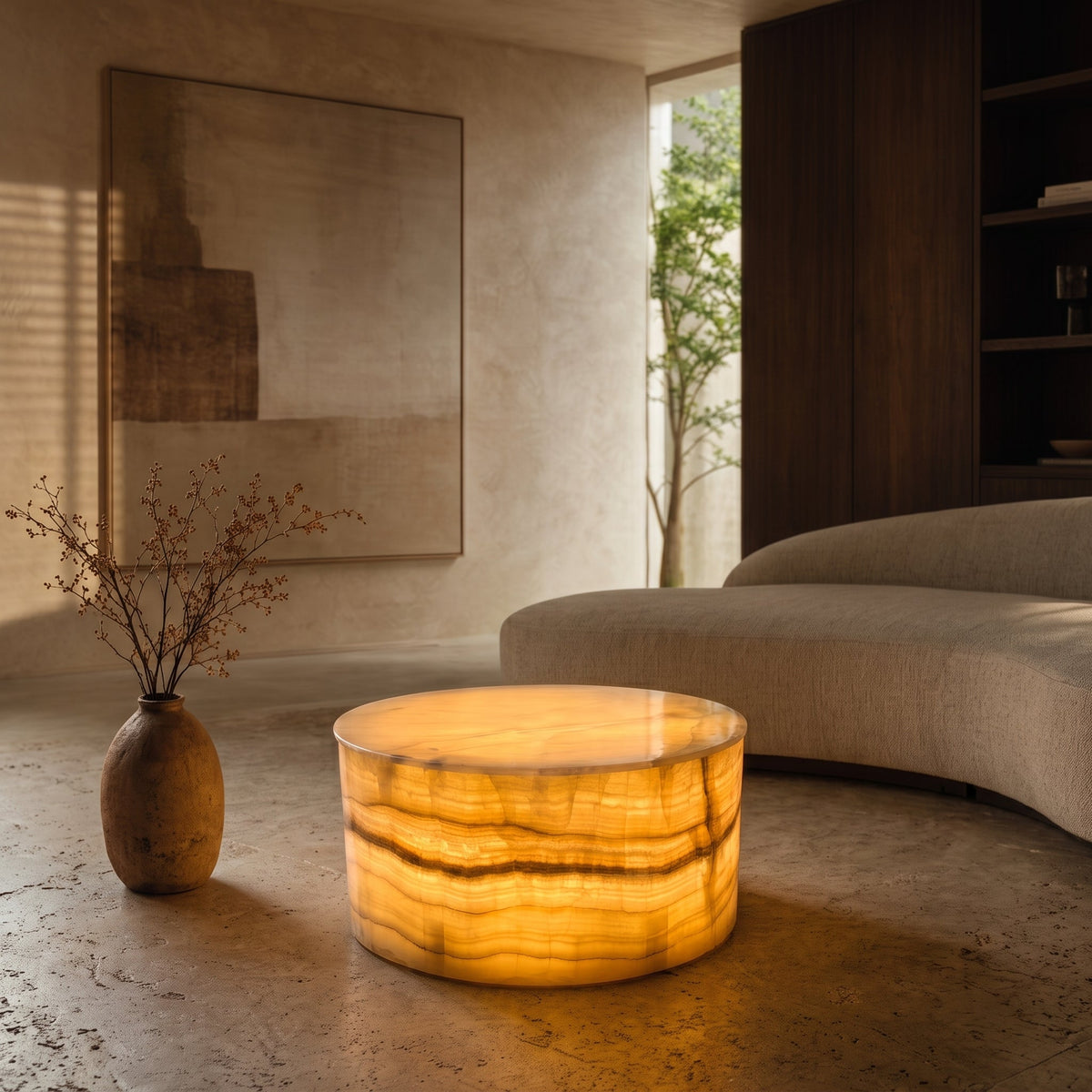 Coffee table in onyx 900 × 900 × 500 mm