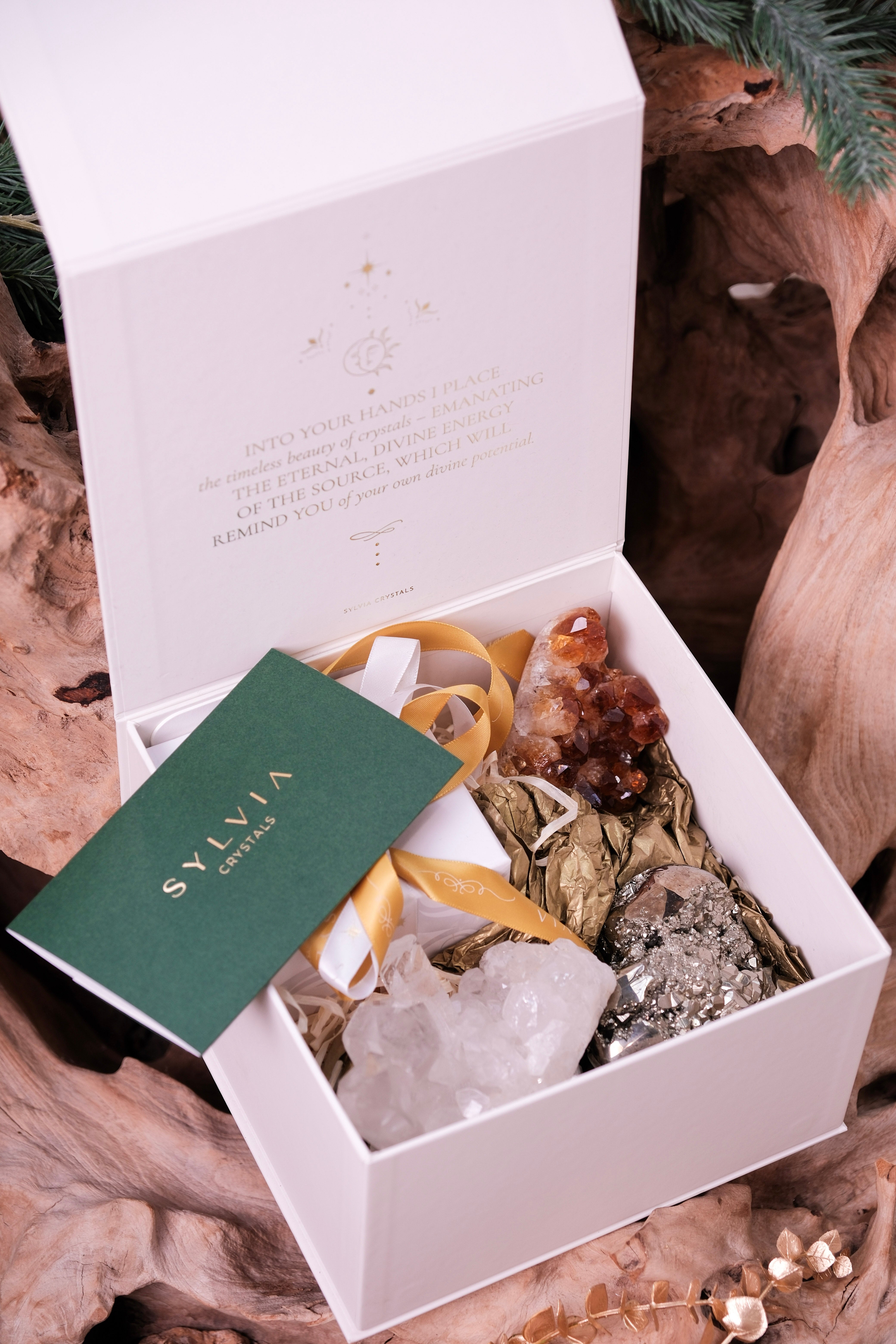 Wealth and Abundance Deluxe Christmas Box with Pyrite Heart, Citrine Druze, White Quartz, and Sylwia Romaniuk Candle.