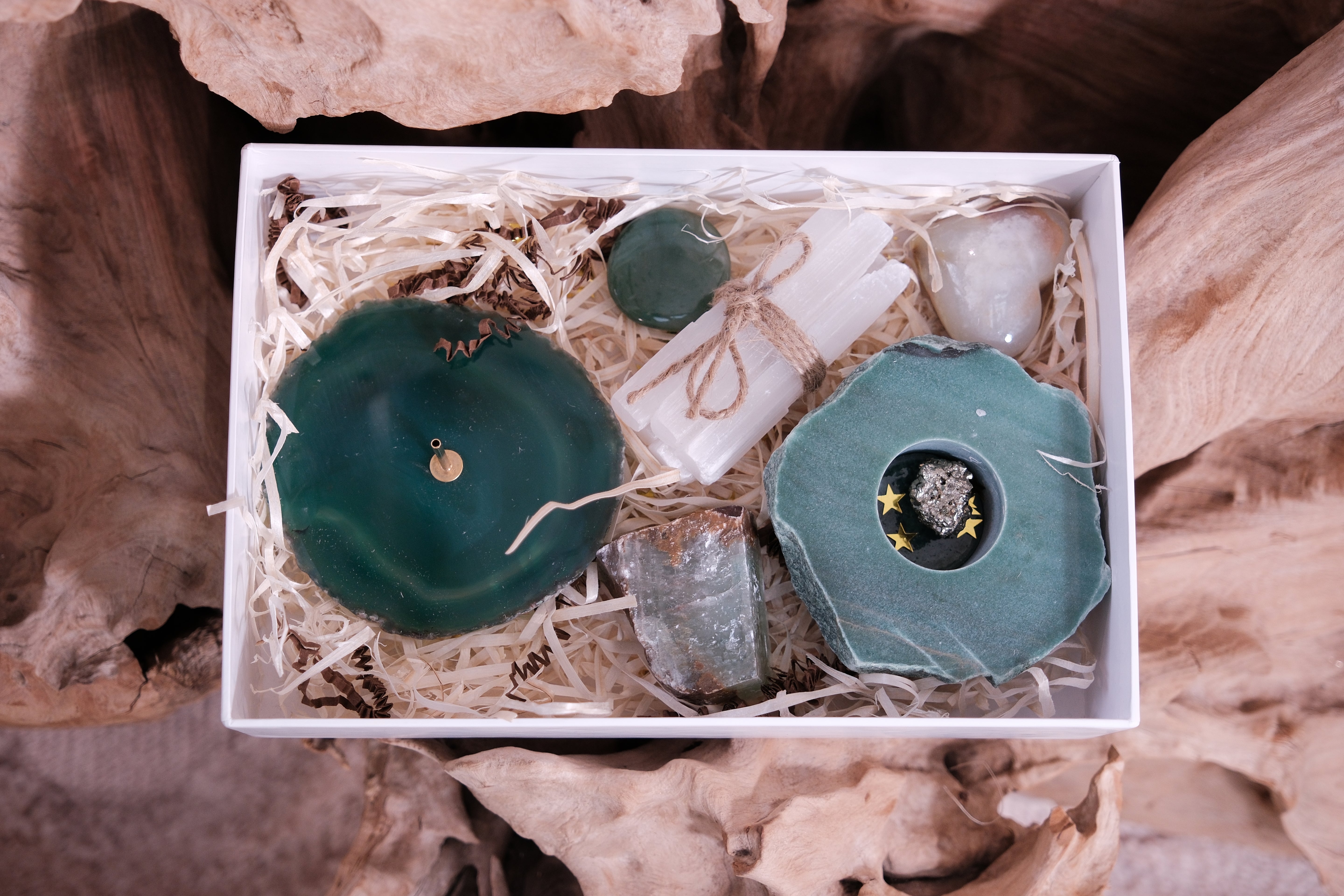 Christmas Gift Box with crystals and spiritual tools for balance, love, and tranquility, perfect for holiday gifting.