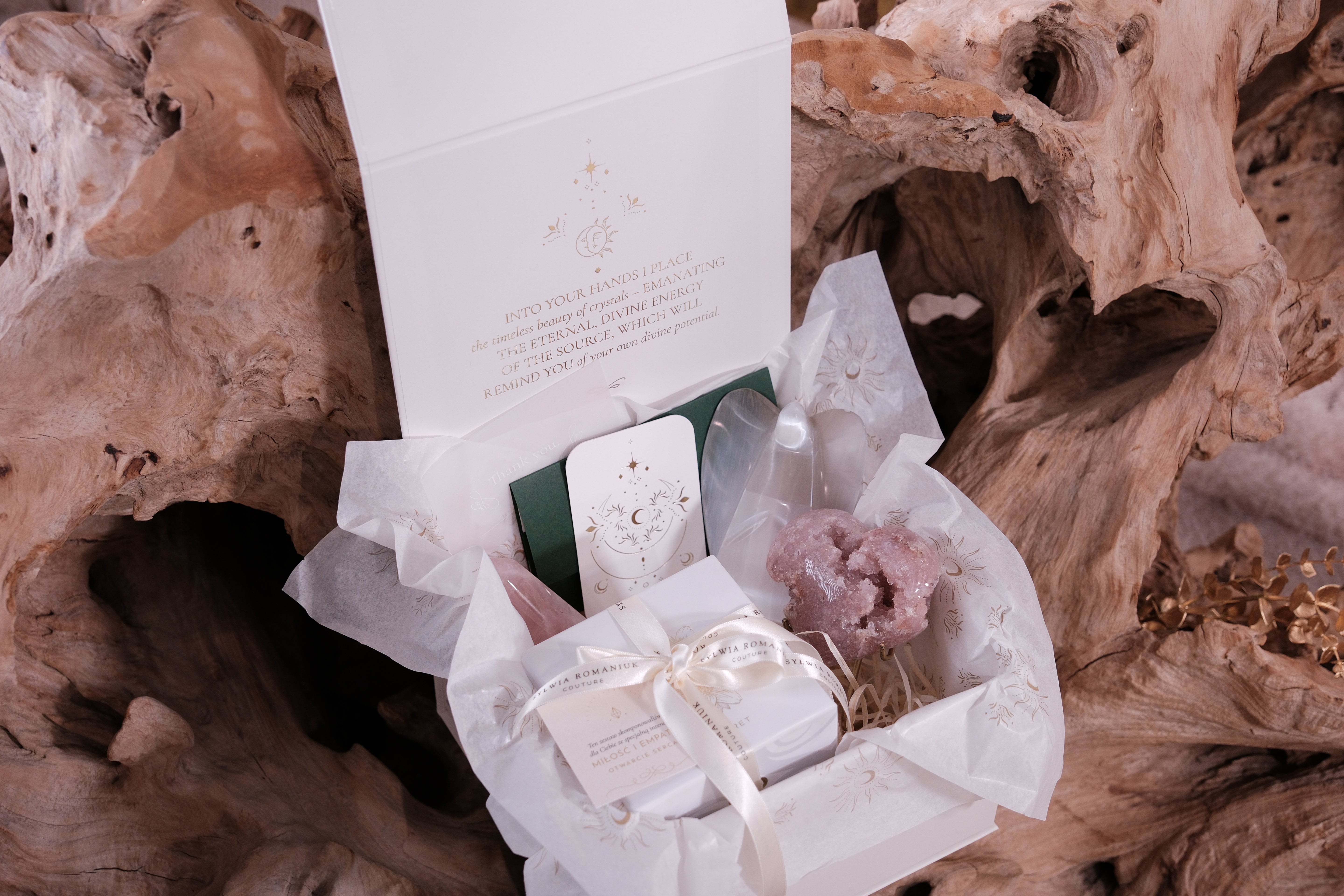 Deluxe Christmas Gift Box "Blissful Love" featuring Sylvia Crystals, pink amethyst, and a calming candle for peace and positive energy.