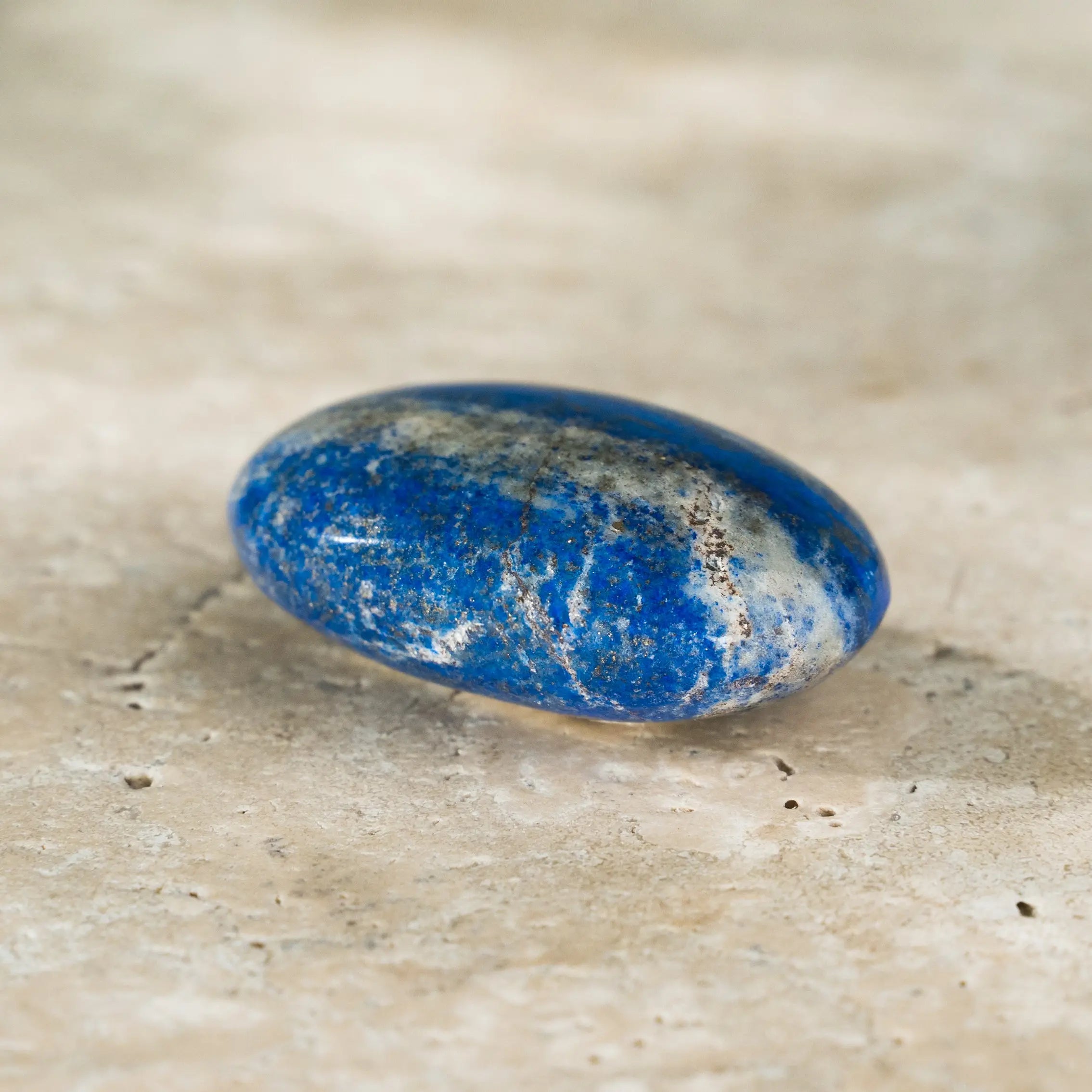 Lapis Lazuli Oval Sylvia Crystals Sp. z o.o.