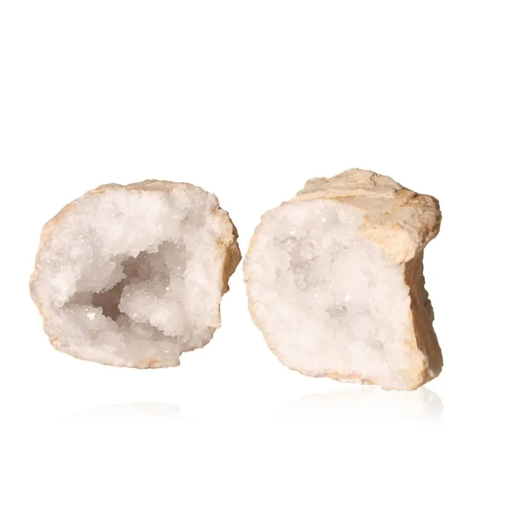 Open quartz geode revealing sparkling white crystals inside, suitable for energy purification and amplification, weight 1200-2000g.