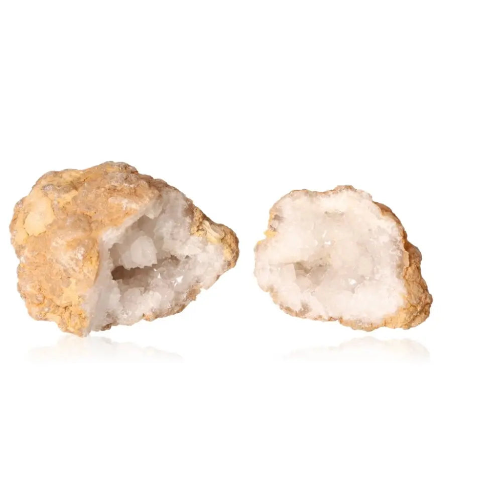 "Quartz geode with rugged exterior and sparkling cloudy white crystals, weighing 700-900g. Enchanting natural treasure."