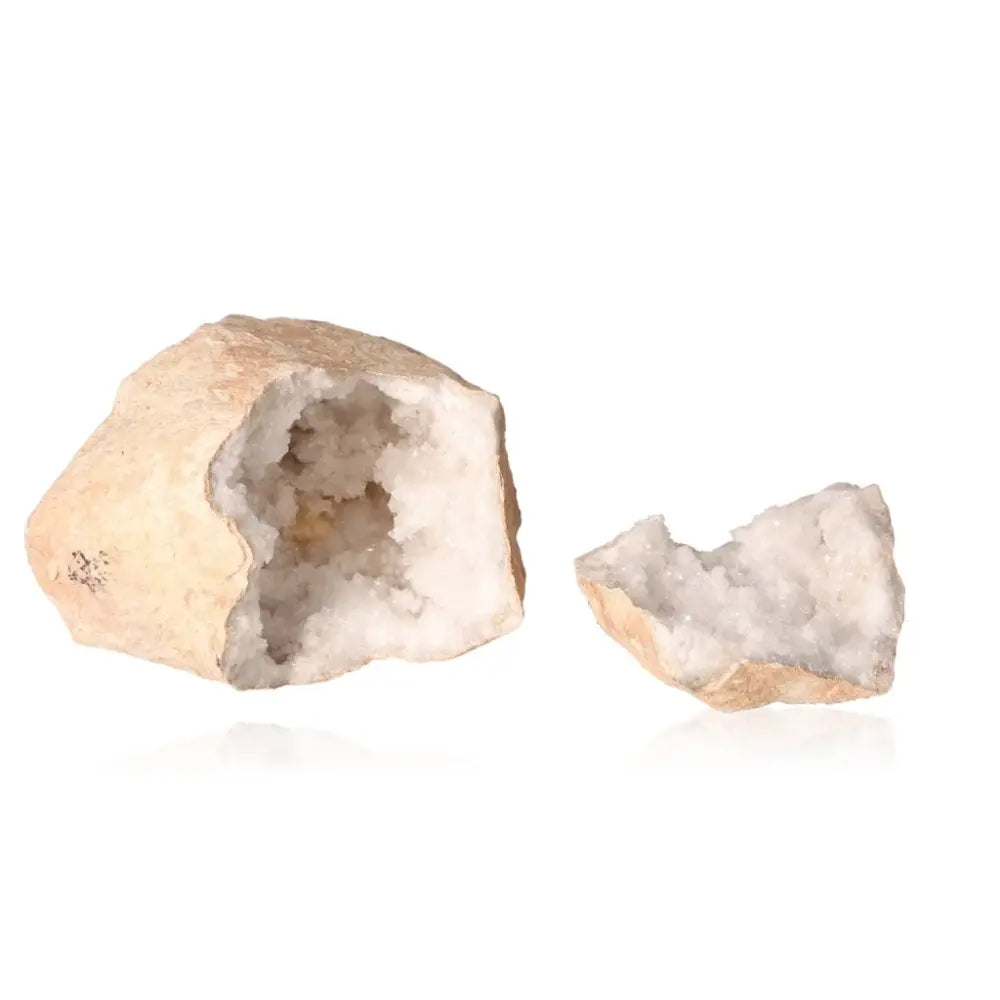 Open Quartz Geode revealing sparkling cloudy white crystals, weight 900-1200g, showcasing natural beauty and energy properties.