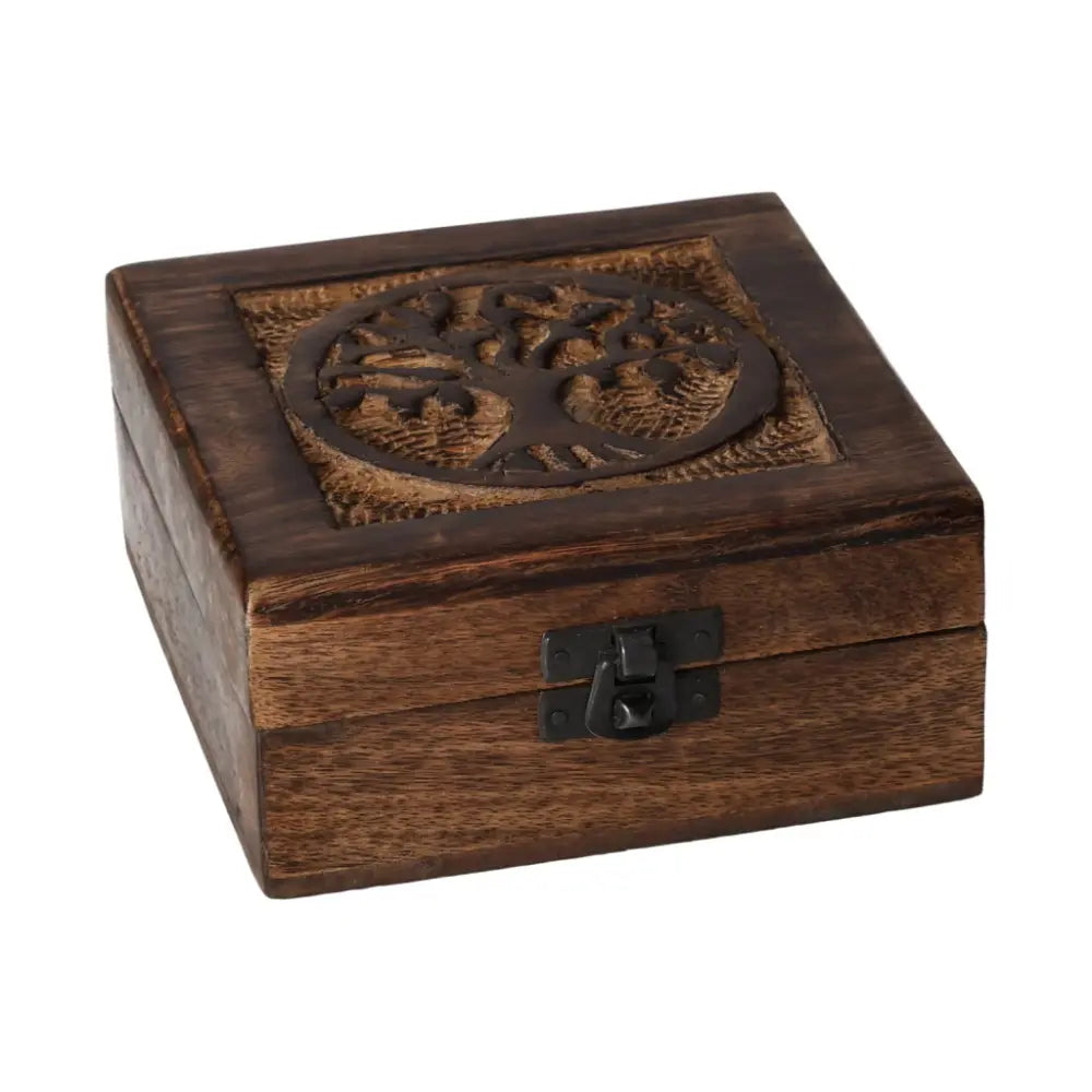 Square wooden keepsake box measuring 13x13x6 cm with Tree of Life design on lid, ideal for storing cherished items.