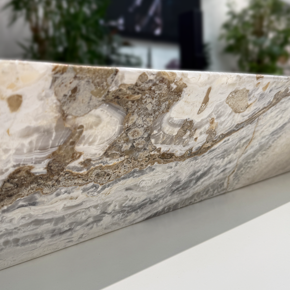 Onyx washbasin 1320 × 160 × 510 mm