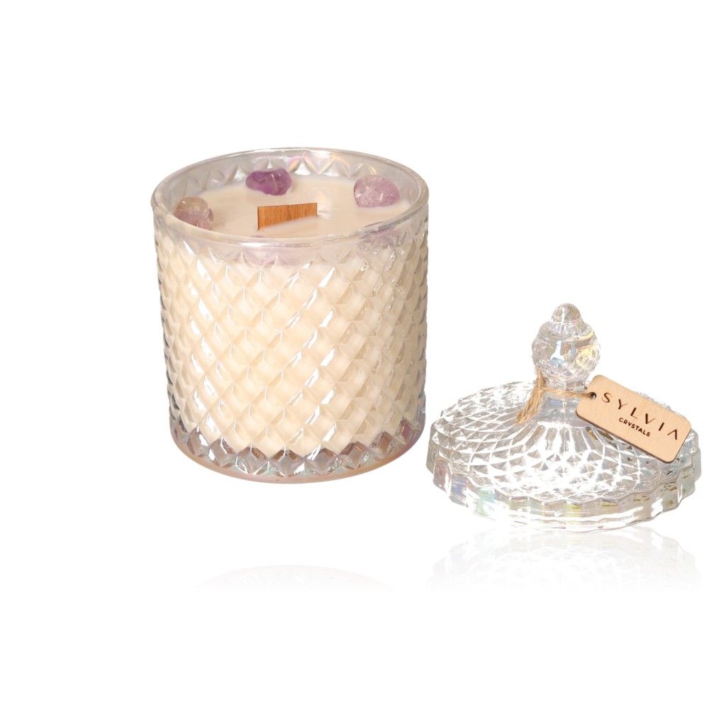 Soy candle Lady Frela in elegant glass jar with crystal lid, featuring calming lavender scent. Crafted by Sylvia Candles.